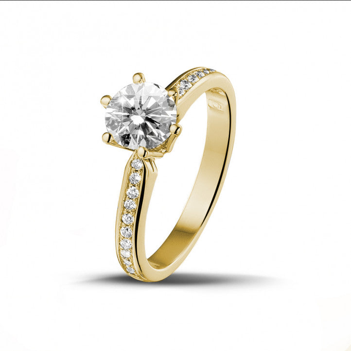 Bague Solitaire Butterfly avec diamants sur les côtés