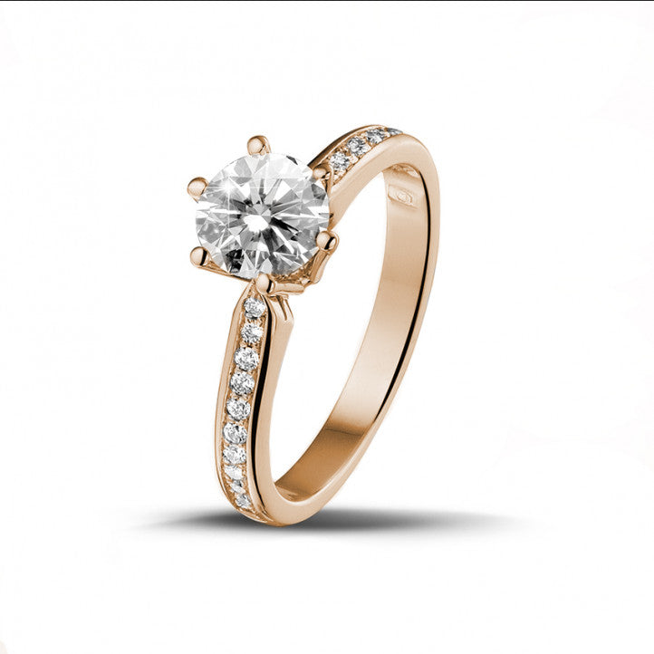 Bague Solitaire Butterfly avec diamants sur les côtés