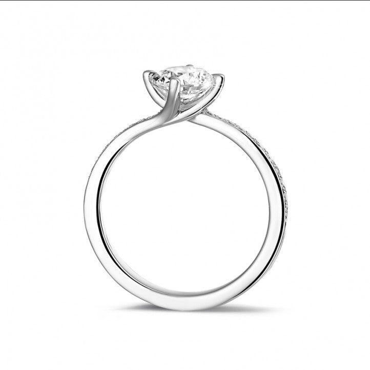 Bague-de-fiancailles-diamant-avec-diamants-sur-les-cotes-tunisie-or-Blanc-1-carat-diamelle-by-jarraya.jpg