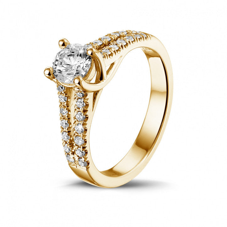 Bague Solitaire Butterfly avec double diamants sur les côtés